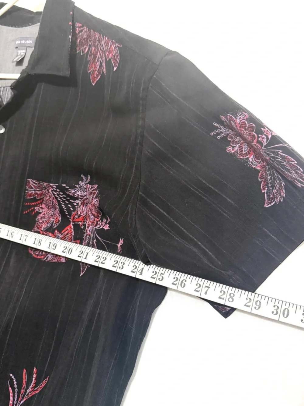 Van Heusen Black Short-Sleeve Button-Down Shirt with Floral Print, size XL